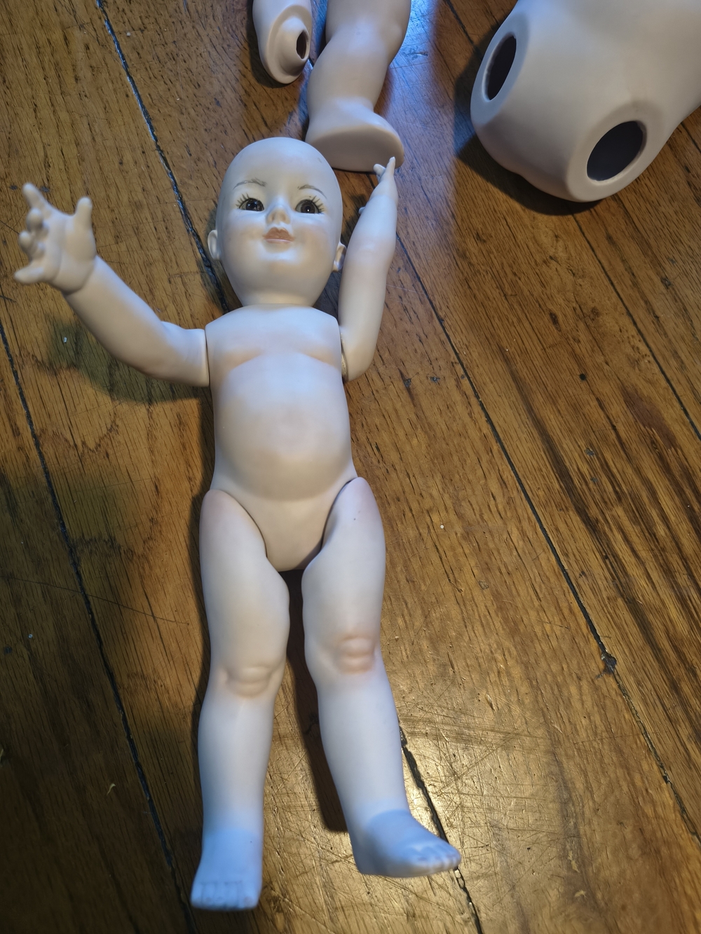 German porcelain dolls and accessories. 3 complete dolls.